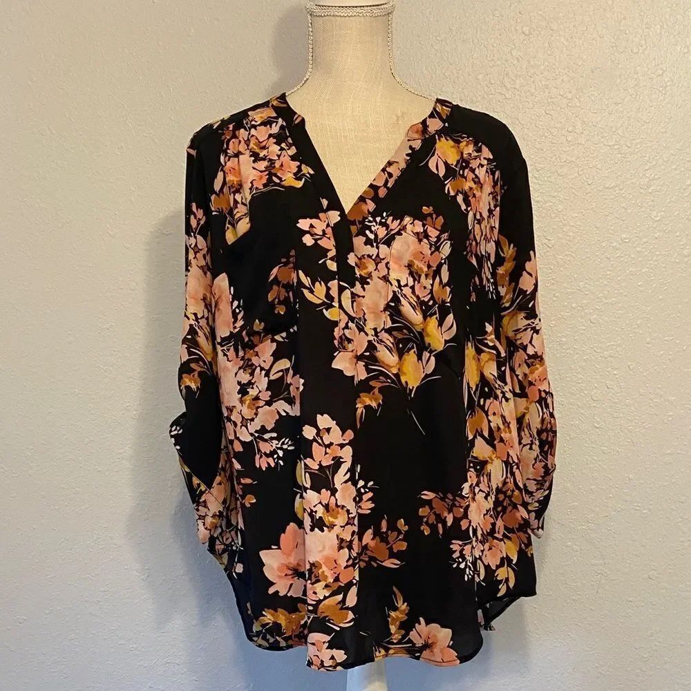 Torrid Black & Pink Floral Print Lightweight Harper Georgette Blouse Size 1